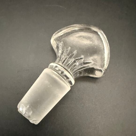 Vintage Heisey Glass Cruet with Matching Stopper - Picture 7 of 9